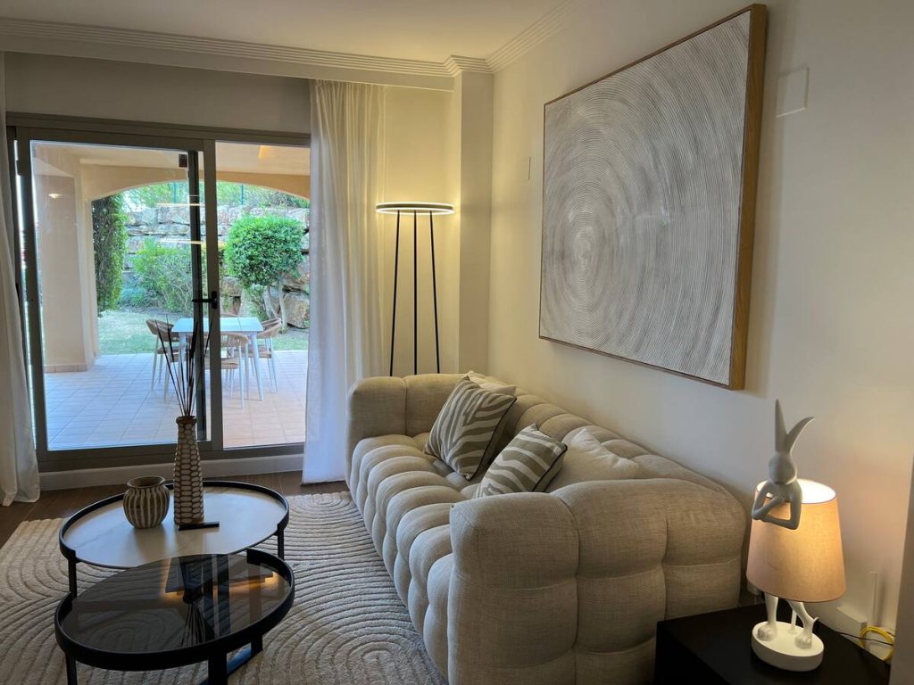 14087163 3201 4555 9384 b1afbbf0c3ee